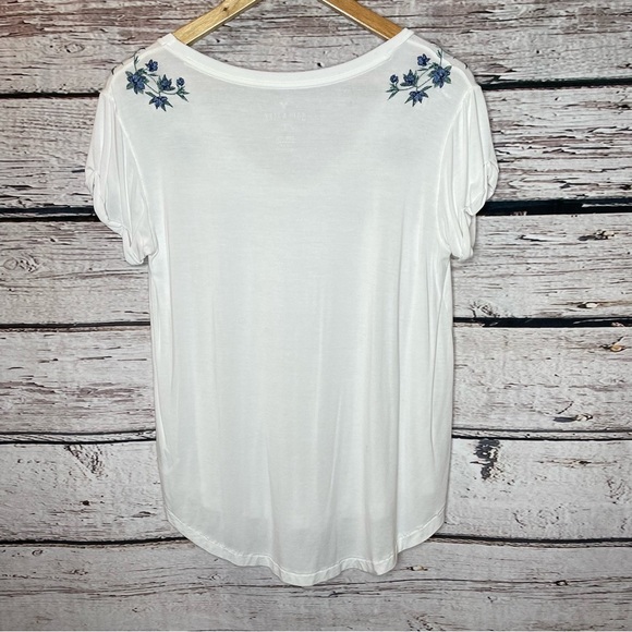 American Eagle Outfitters Soft & Sexy White V-Neck Tee Size Small w/ Embroidery - Picture 5 of 12